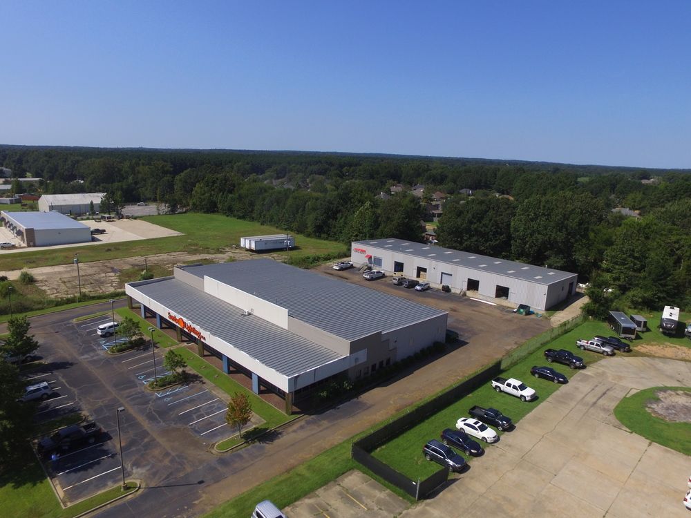 Showroom / Office / Warehouse Gluckstadt: 141 Enterprise Drive, Madison, MS 39110